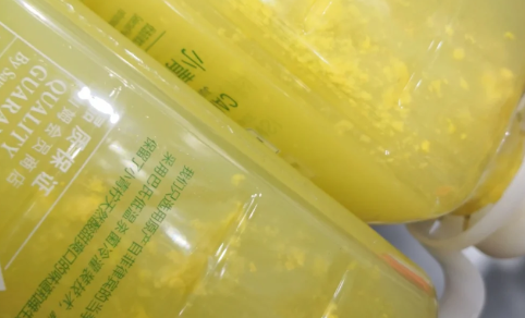 小青柠汁上面有一层黄黄的是什么(山姆小青柠汁上面黄黄一层还能喝吗) 小青柠汁上面有一层黄黄的是什么(山姆小青柠汁上面黄黄一层还能喝吗)