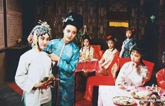 邓婕的第一任丈夫是谁 第一任丈夫现状如何