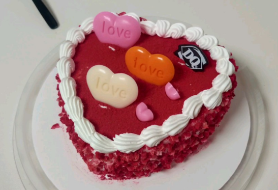 dq冰淇淋蛋糕是动物奶油还是植物奶油