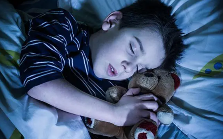 梦见蛇缠身是好事还是坏事（女人梦见蛇缠身甩不开什么预兆）