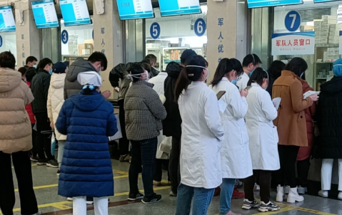 看男科是去正规医院还是男科医院（正规医院看男科大概多少钱）