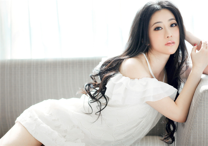 施诗女儿国演的谁 西游记女儿国施诗剧照曝光美艳如花