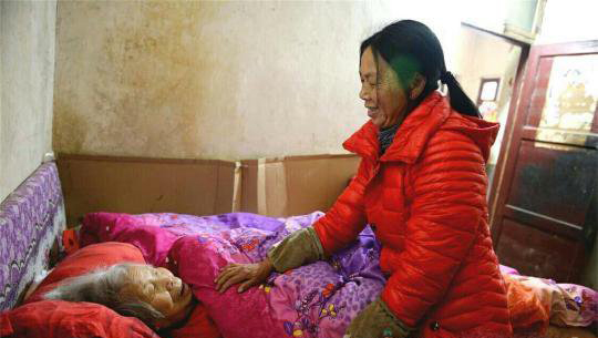 女子替前夫尽孝 前夫意外身亡女子带上婆婆改嫁 1