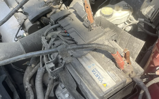 附近汽车搭电收费30元合理吗(保险公司搭电救援是免费的吗) 附近汽车搭电收费30元合理吗(保险公司搭电救援是免费的吗)