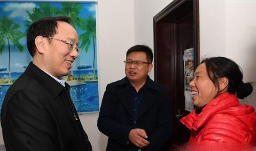 女子替前夫尽孝 前夫意外身亡女子带上婆婆改嫁 2