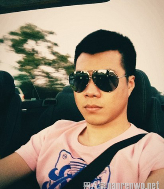 黄毅清父亲是谁 黄毅清父亲黄有龙个人资料照片 黄毅清的父亲身价