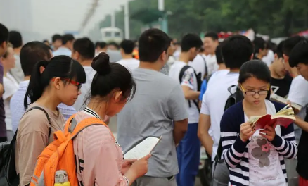 2023高考可以穿洞洞鞋进考场吗(高考穿什么鞋子进考场) 2023高考可以穿洞洞鞋进考场吗(高考穿什么鞋子进考场)