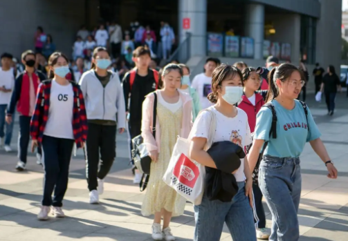 2023高考可以穿洞洞鞋进考场吗(高考穿什么鞋子进考场) 2023高考可以穿洞洞鞋进考场吗(高考穿什么鞋子进考场)