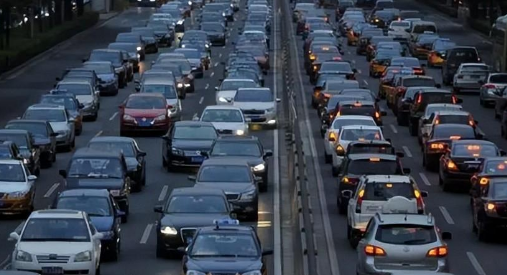 2023五一出行人群多如何避开人山人海（五一出行注意什么）