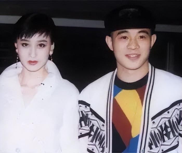 利智到底那漂亮了（李连杰苦等十年利智）