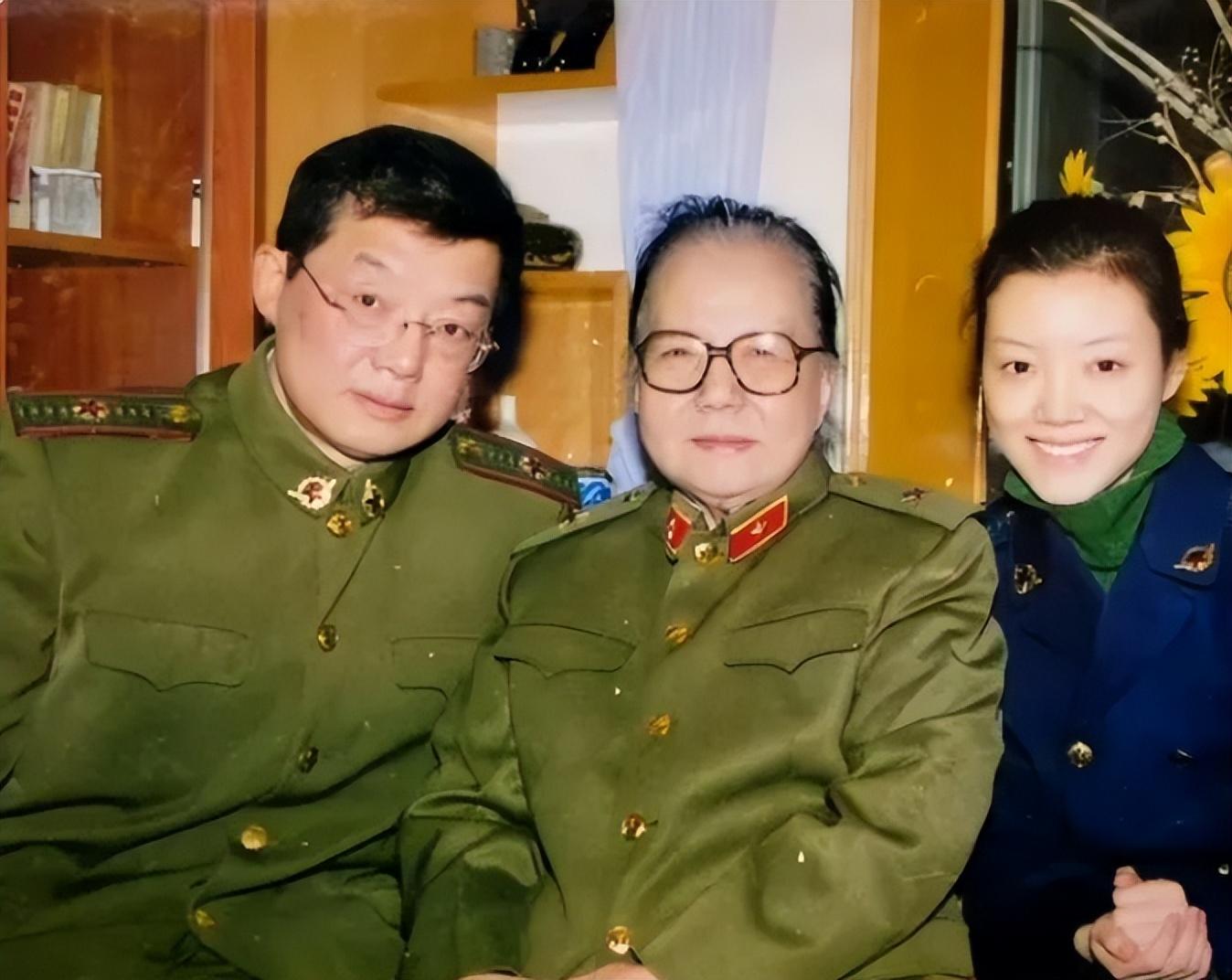 车晓的老公叫什么（车晓与李兆会离婚10年）