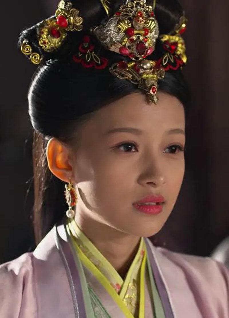 阿朵和陈好为什么那么像（娱乐圈中6对撞脸的女星）