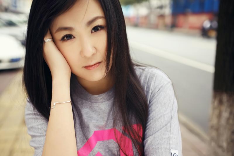 mc龙眼儿现在在干嘛呢（初代网红龙眼儿个人资料简介）