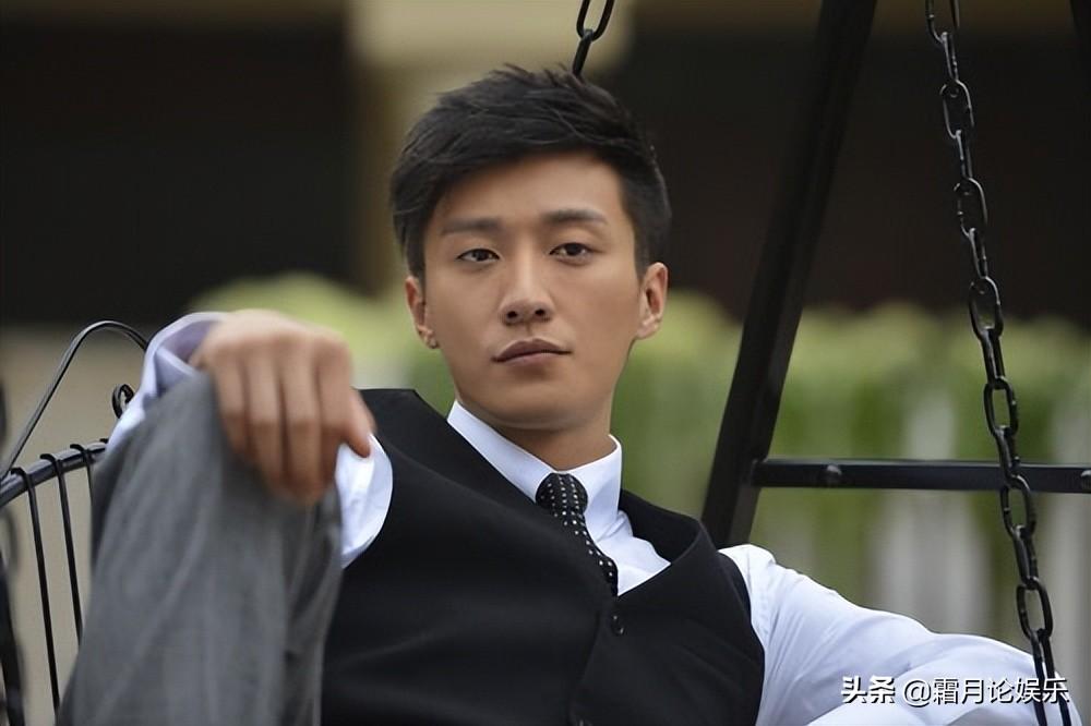 乔任梁真的被卸胳膊了吗 （真实的乔任梁死亡原因）