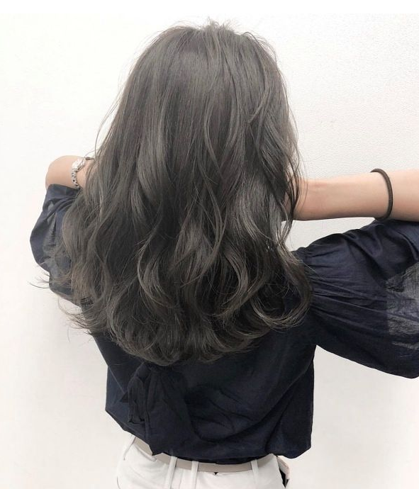 染发今年流行什么颜色好看（最火的8款发色推荐）