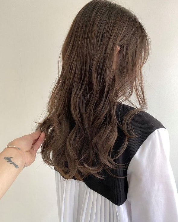 染发今年流行什么颜色好看（最火的8款发色推荐）