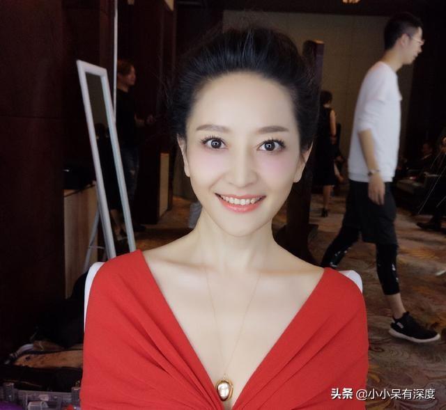 一锤定音主持人谢颖颖老公（财经一姐谢颖颖资料介绍）