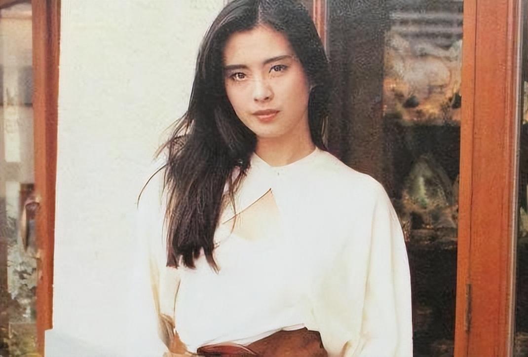 中国公认10大最美女星（国内10大美女演员排名）