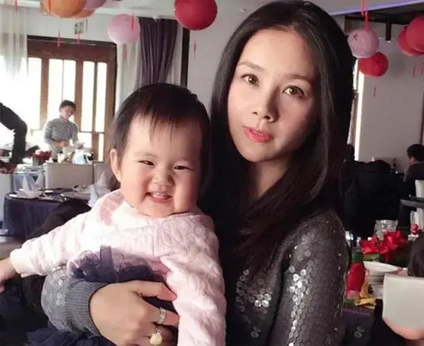 陈坤的老婆是谁啊(演员陈坤的媳妇何琳资料介绍) 陈坤的老婆是谁啊(演员陈坤的媳妇何琳资料介绍)