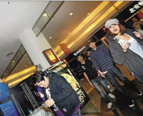 林俊杰和陈立冷为什么分手（歌手林俊杰的绯闻情史）