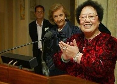 陈丽华是干什么的（中国女首富陈丽华发家史）