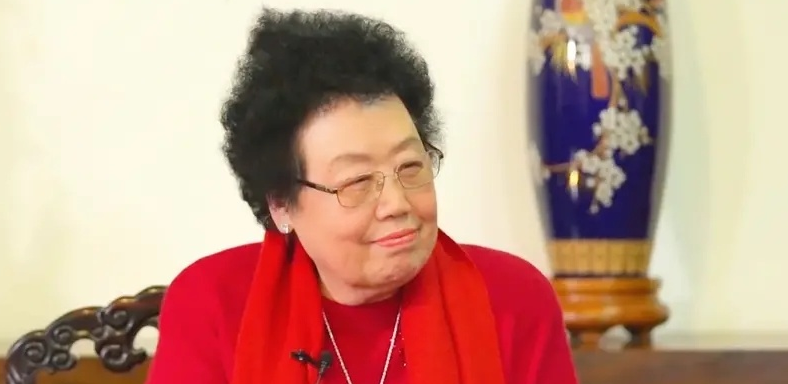 陈丽华是干什么的（中国女首富陈丽华发家史）