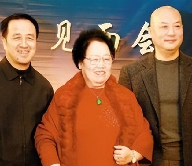 陈丽华是干什么的（中国女首富陈丽华发家史）