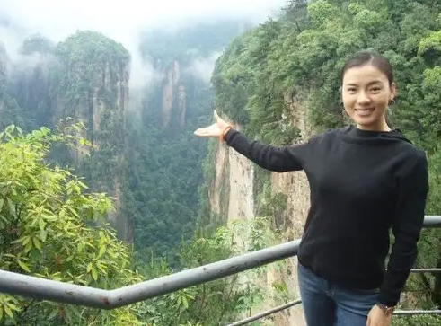 陈思思最后跟谁在一起了（一分钟了解歌手陈思思）