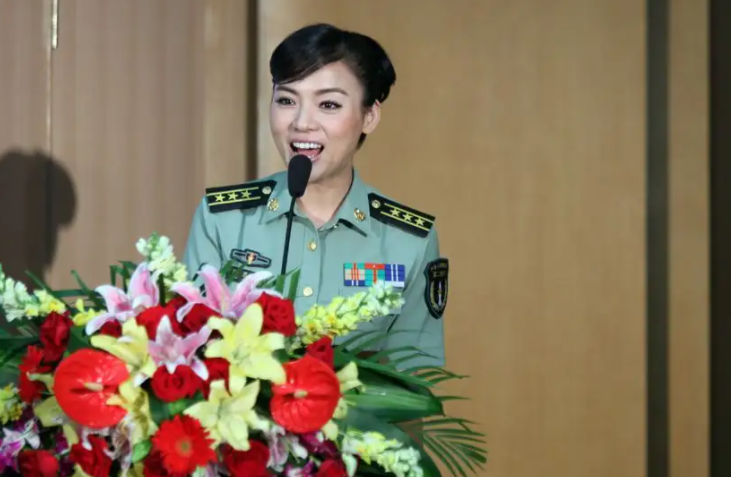 陈思思最后跟谁在一起了（一分钟了解歌手陈思思）