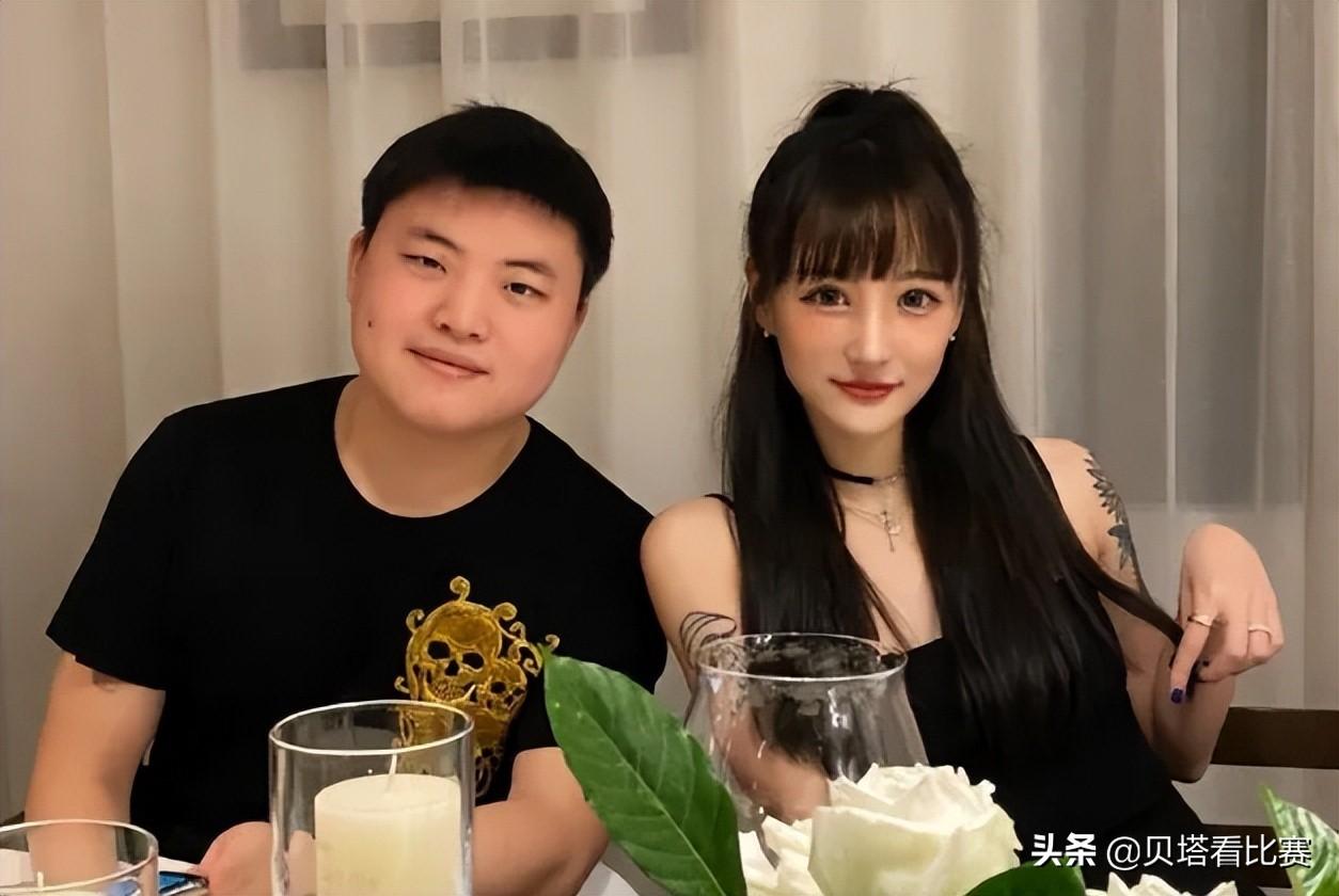 uzi女朋友哪里人（UZI和奥咪咪领证）