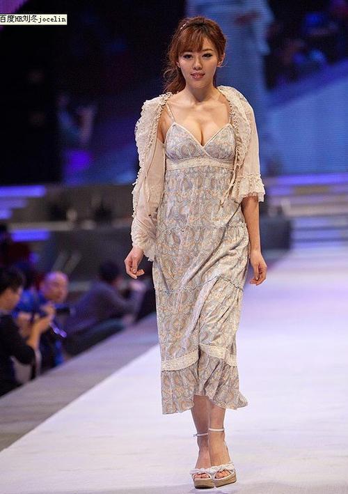 金莎和许嵩因为什么分手（盘点歌手许嵩历任女朋友）