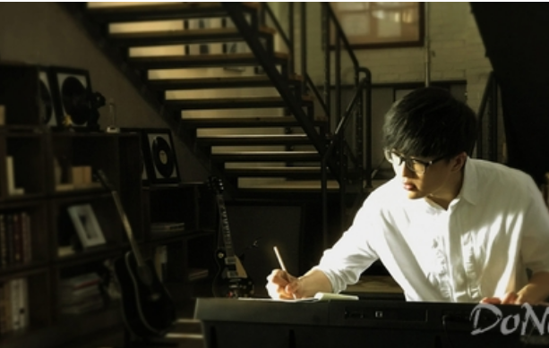 金莎和许嵩因为什么分手（盘点歌手许嵩历任女朋友）