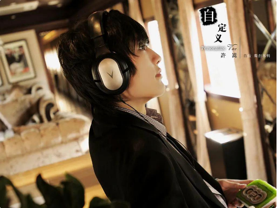 金莎和许嵩因为什么分手（盘点歌手许嵩历任女朋友）