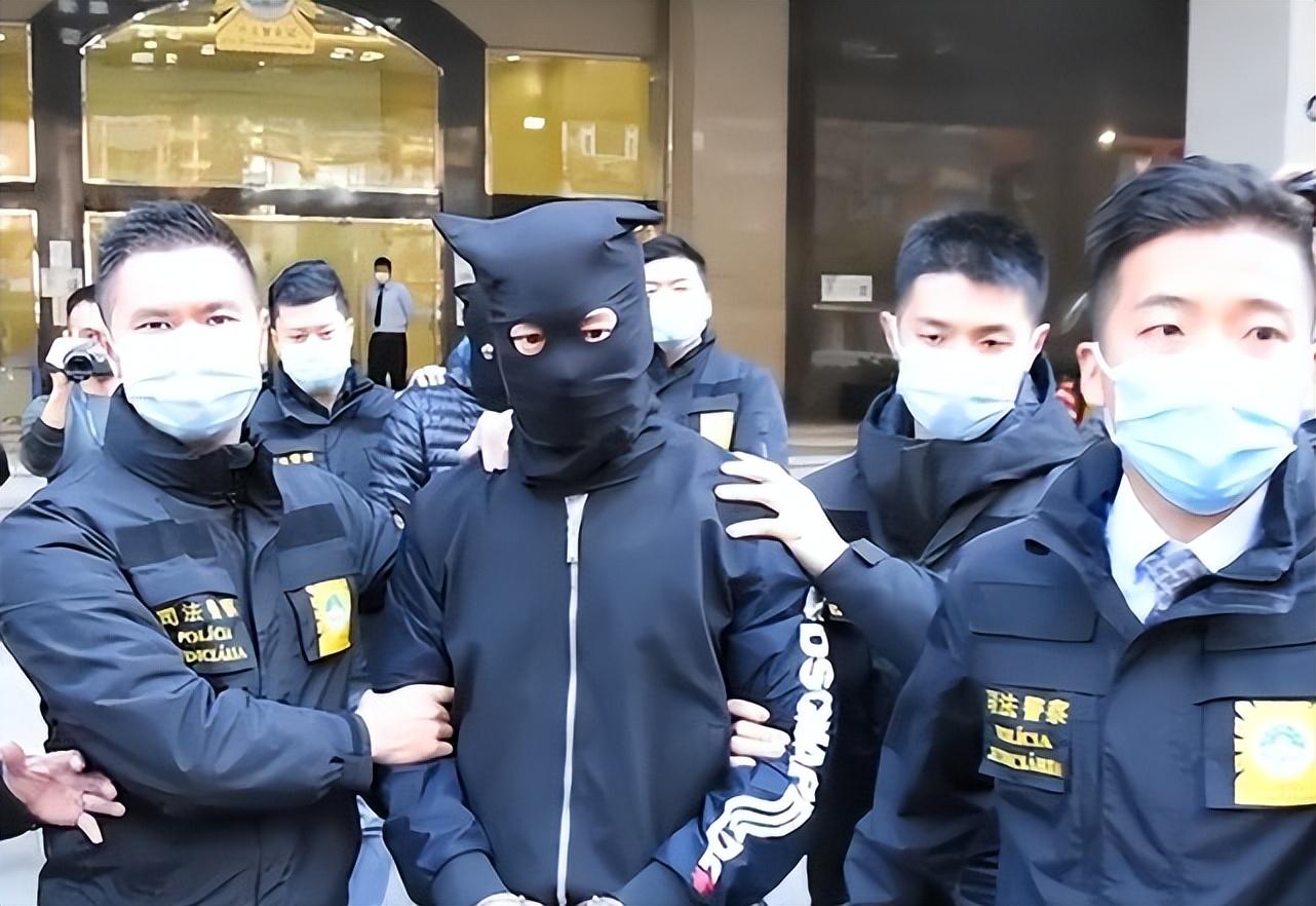 陈荣炼的前妻是谁啊（安以轩老公陈荣炼简介）