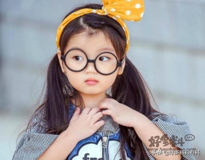 阿拉蕾崔雅涵家庭背景（童星阿拉蕾真实身份）