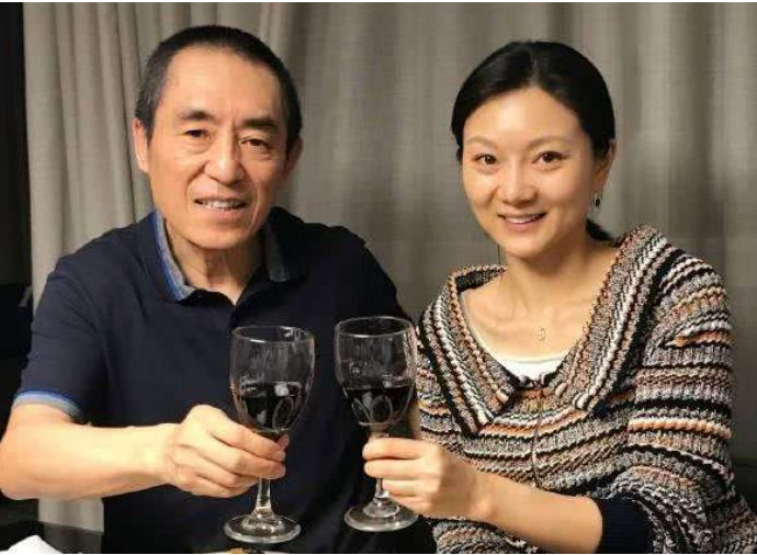 陈婷是怎么认识张艺谋的（50岁张艺谋与19岁陈婷的爱情经历）