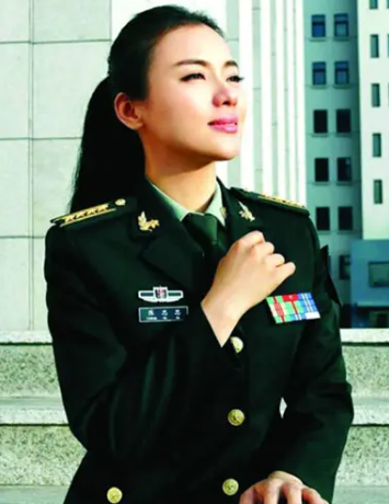 陈思思最后跟谁在一起了（一分钟了解歌手陈思思）