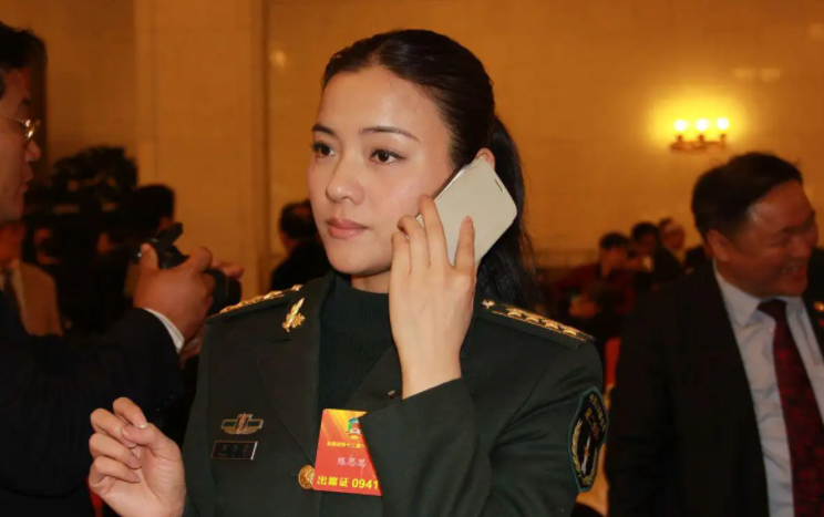 陈思思最后跟谁在一起了（一分钟了解歌手陈思思）