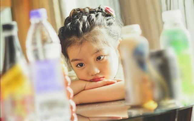 阿拉蕾是谁家的孩子（揭秘童星崔雅涵父母的职业）