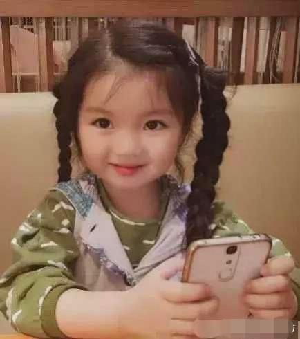 阿拉蕾是谁家的孩子（揭秘童星崔雅涵父母的职业）