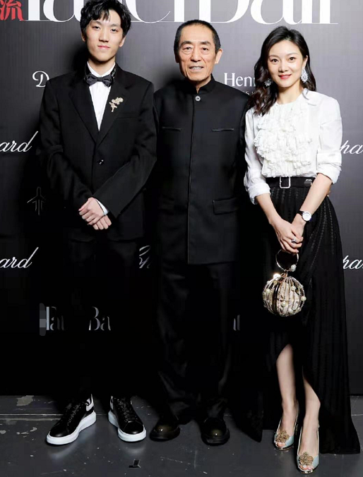 陈婷是怎么认识张艺谋的（50岁张艺谋与19岁陈婷的爱情经历）