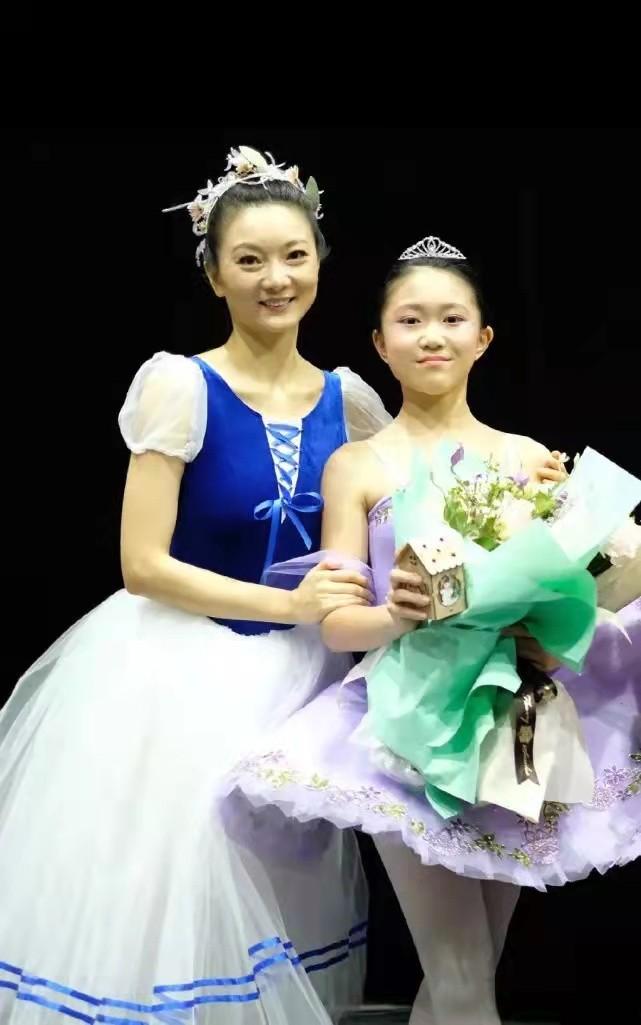 陈婷是怎么认识张艺谋的（50岁张艺谋与19岁陈婷的爱情经历）