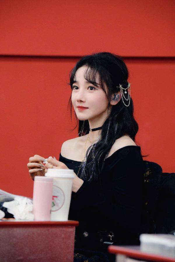 陈小纭是谁的女朋友（后妈扮演者陈小纭的感情经历）