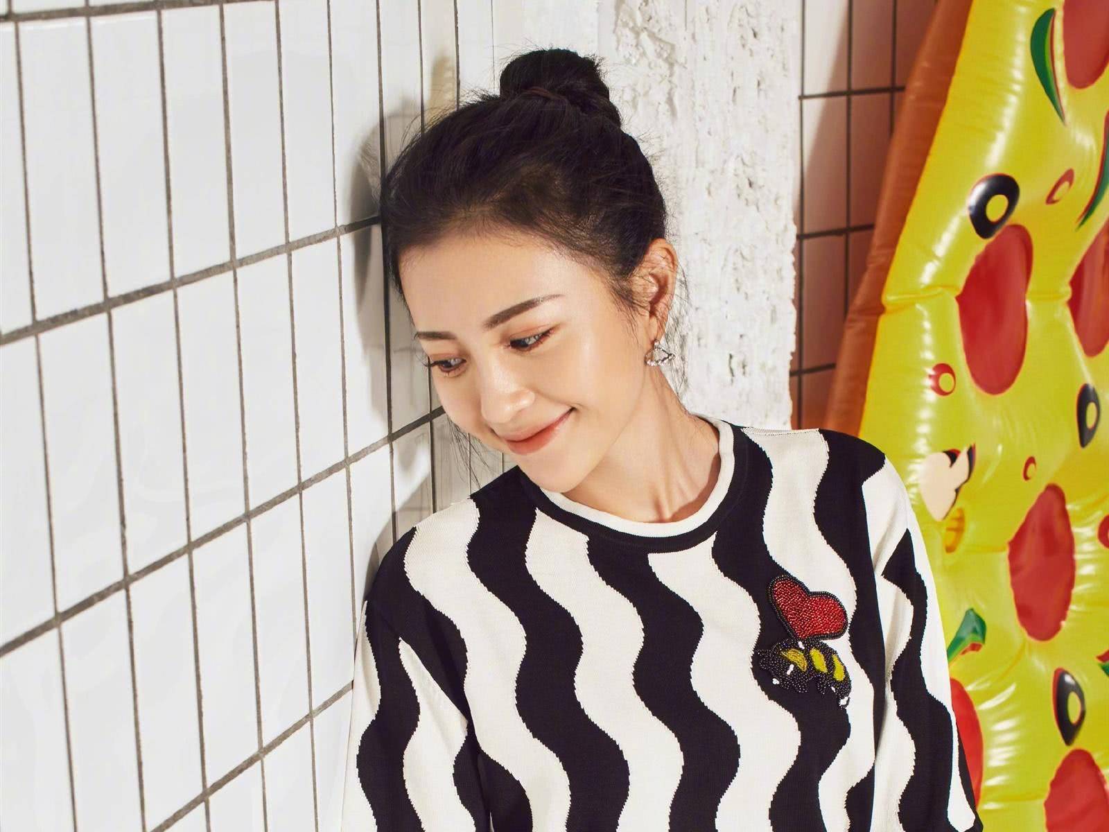 包贝尔老婆为啥也姓包（包文婧是改的姓吗）