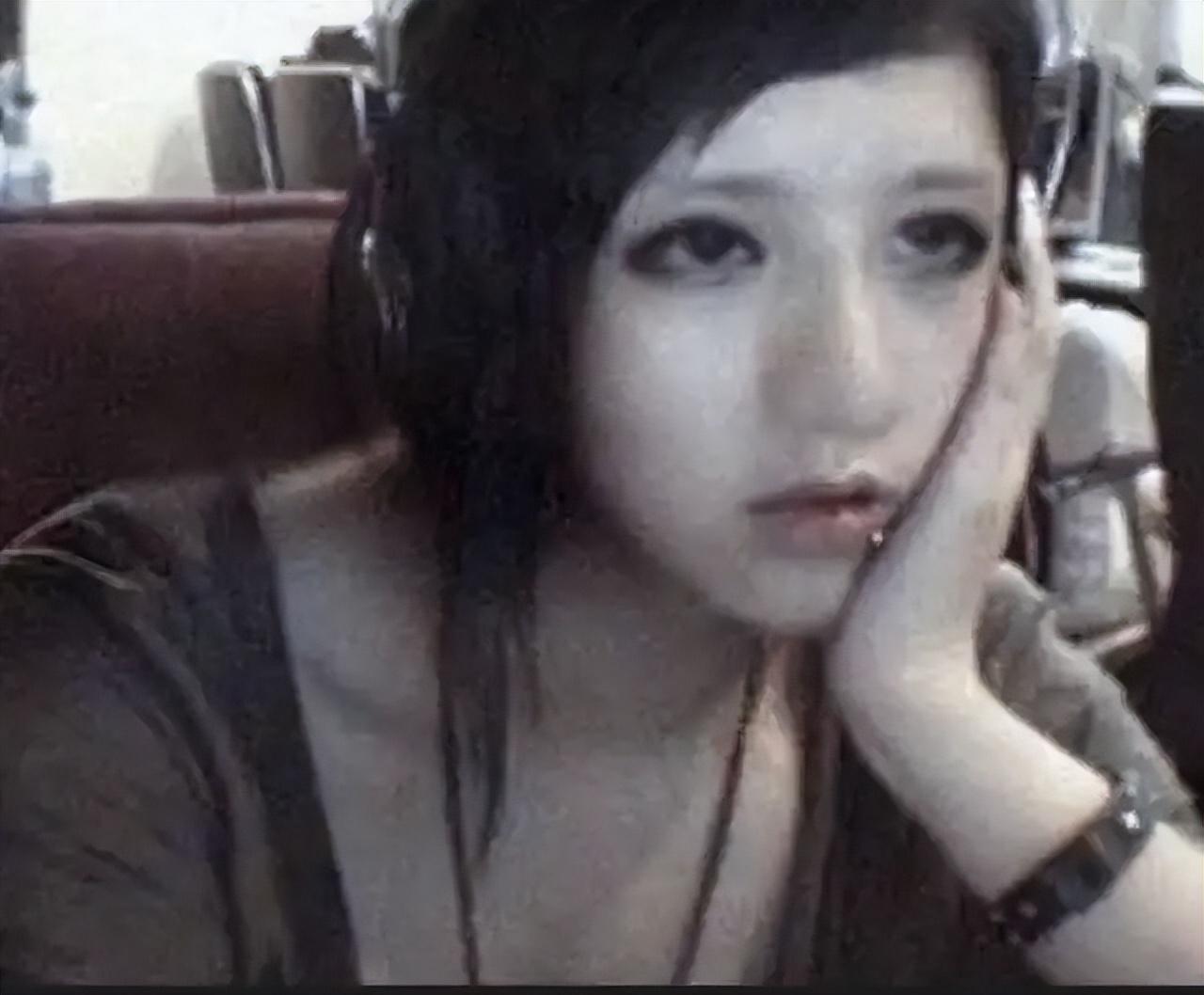 沉珂真的割过舌头吗(初代网红沉珂故事揭秘)