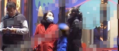 万人迷陈好的老公是谁（陈好与富豪老公刘海峰近照）