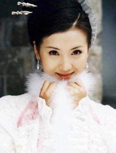 万人迷陈好的老公是谁（陈好与富豪老公刘海峰近照）