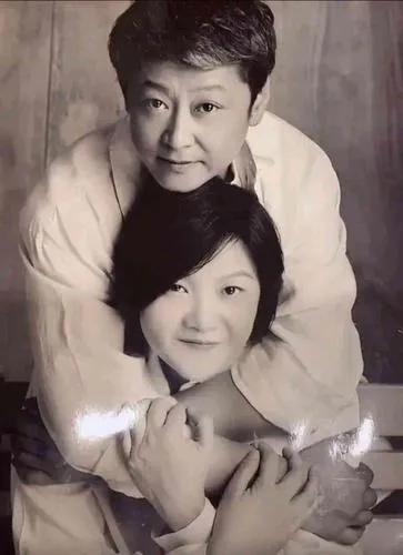 陈凯歌一生结过几次婚（风流导演陈凯歌的浪荡情史）