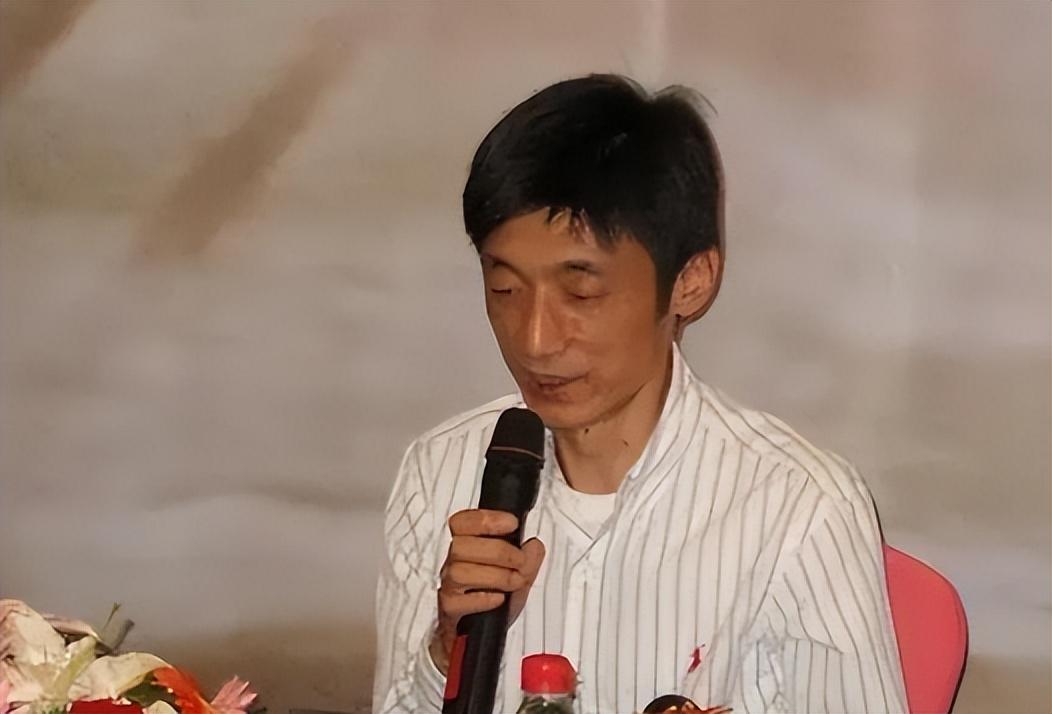 陈小艺有过几次婚史（演员陈小艺的混乱情史）