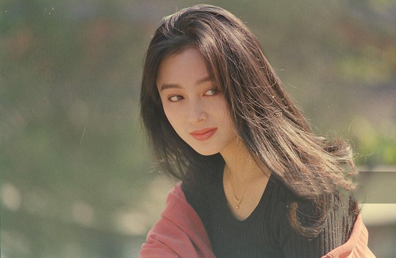 陈红什么年龄结的婚（演员陈红和老公陈凯歌的感情经历）